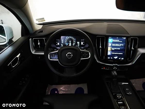 Volvo XC 60 T5 Momentum - 23