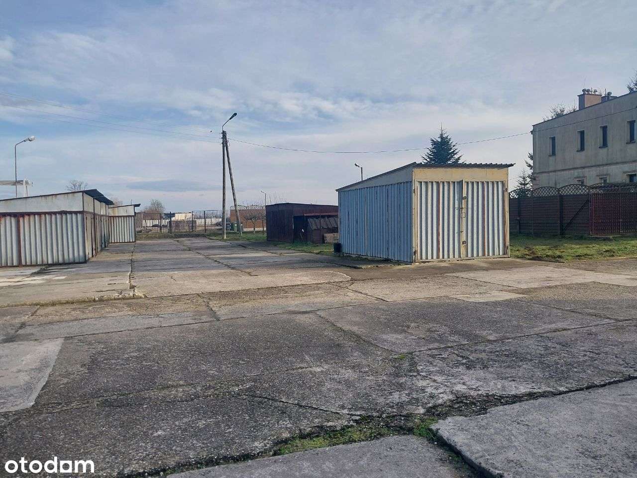 Betoniarnia, hala, plac, garaże - Pełny obrazek: 2/18