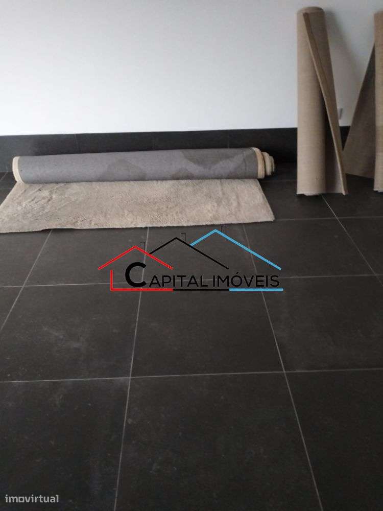 Apartamento T3 com suíte, varandas, garagem e arrecadação-41