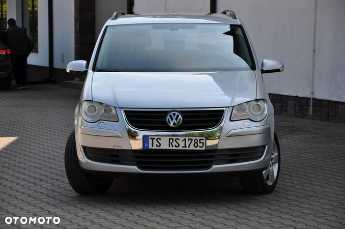 Volkswagen Touran - 2