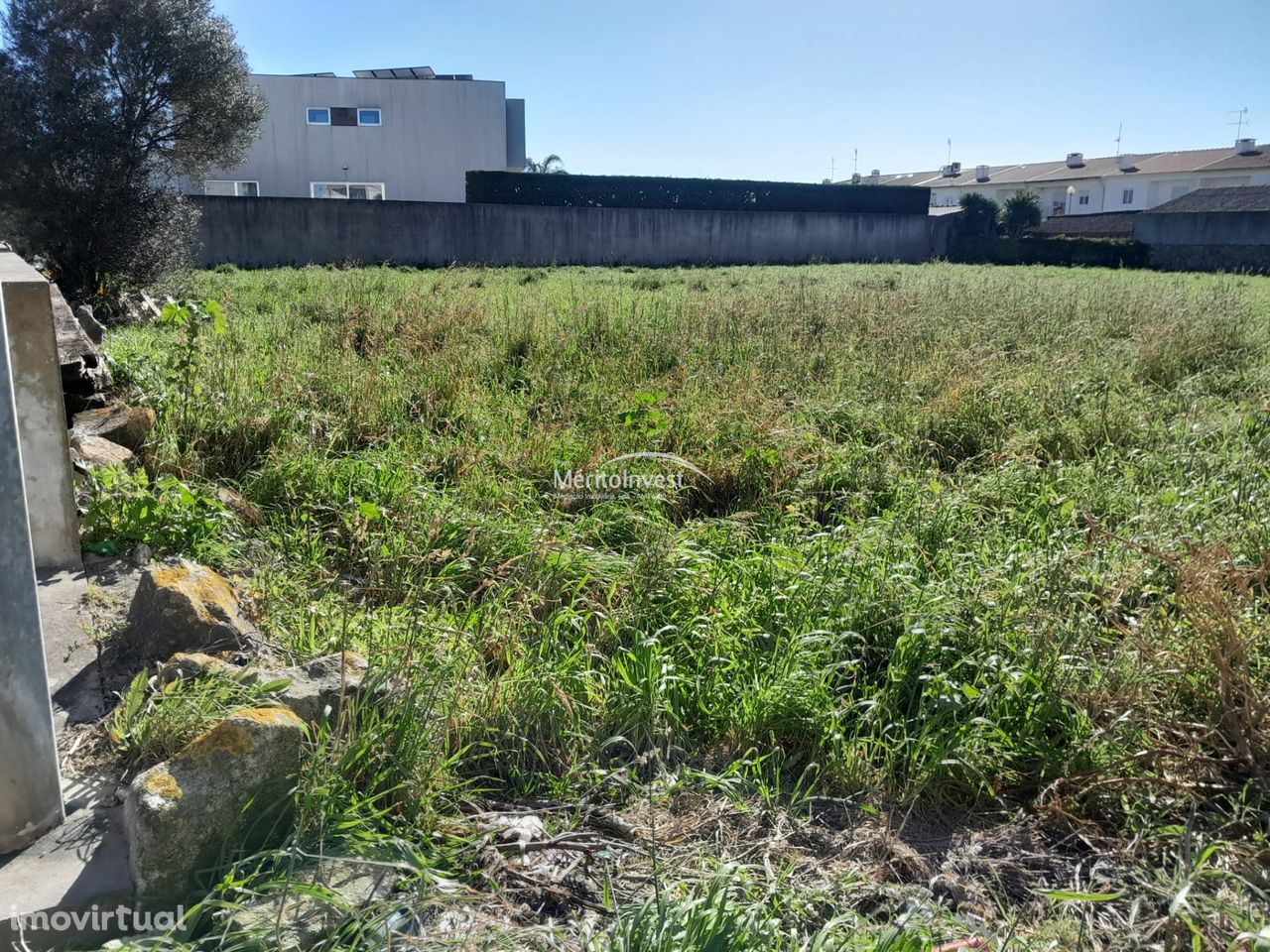 TERRENO COM PROJETO P/ CONTRUÇÃO - AVER-O-MAR