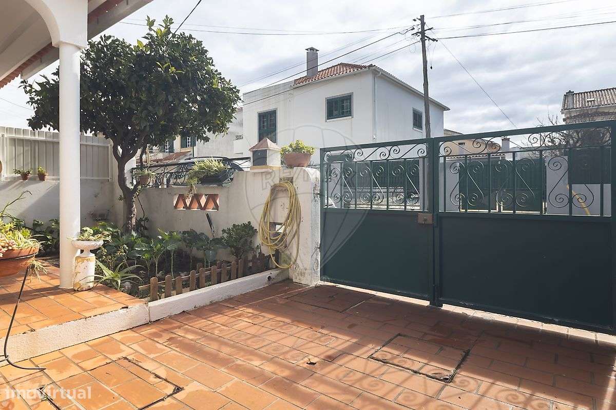 Moradia Geminada T3+2 – Quinta do Conde para venda-22