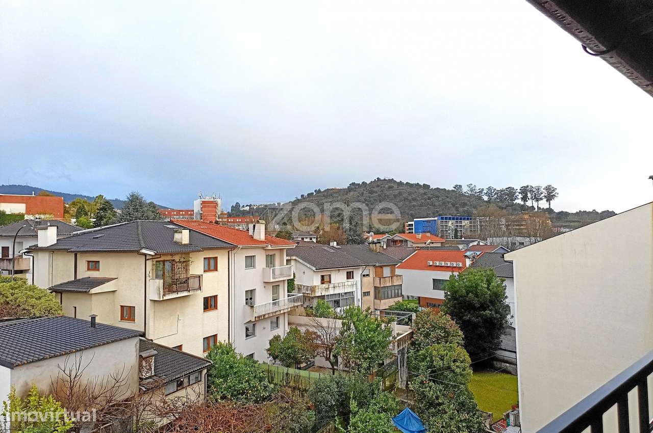 Apartamento T3 de cobertura, com terraço e garagem-3