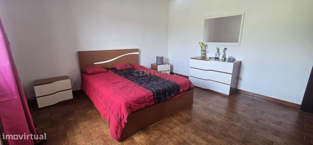 Moradia V3 com Terreno de 1.392 m² na Lomba do Pomar – Povoação-5