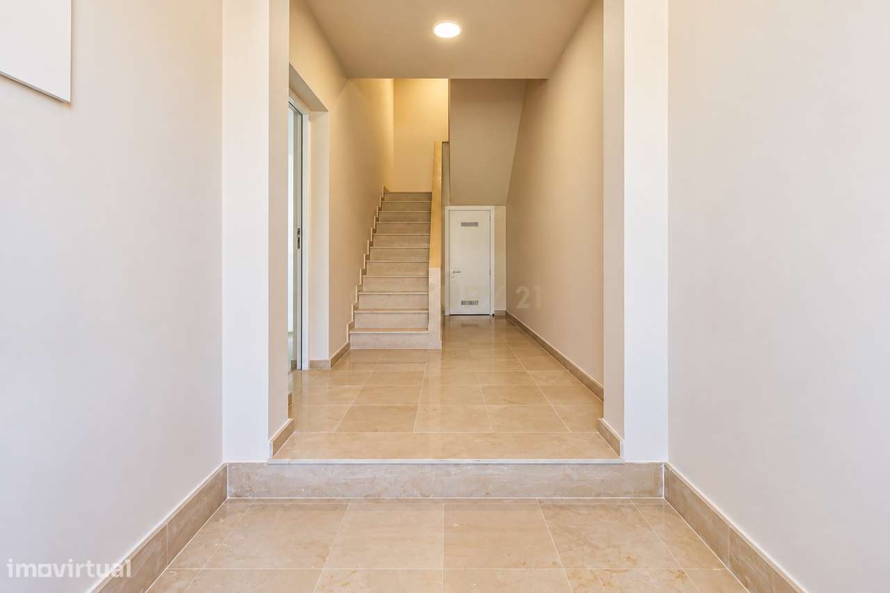 Espectacular Apartamento T3, totalmente remodelado, no centro do Monti-37