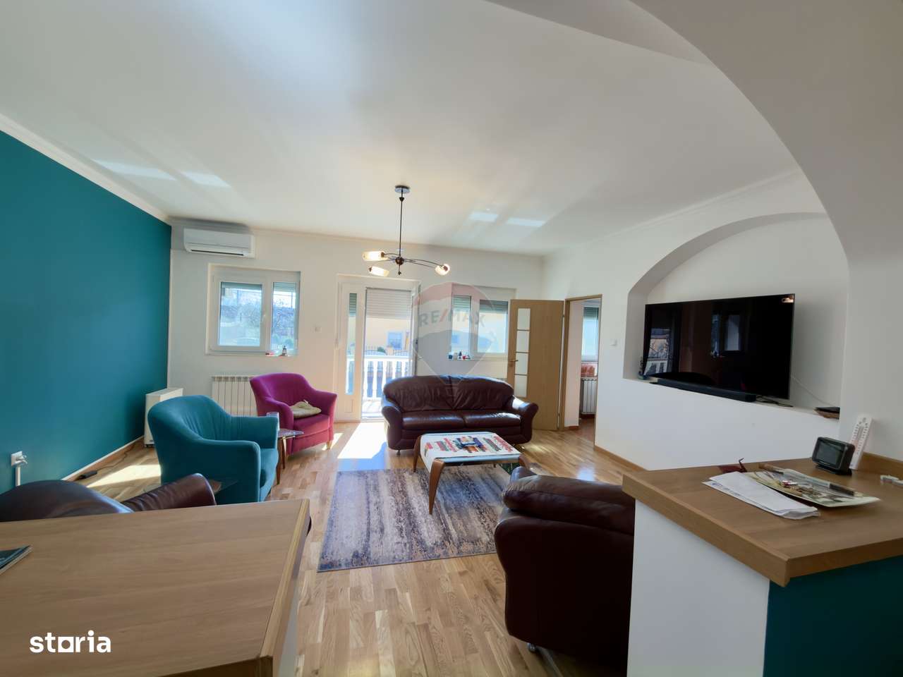 Casă / Vilă 8 camare cartier Beverly Hills Sanmartin-4