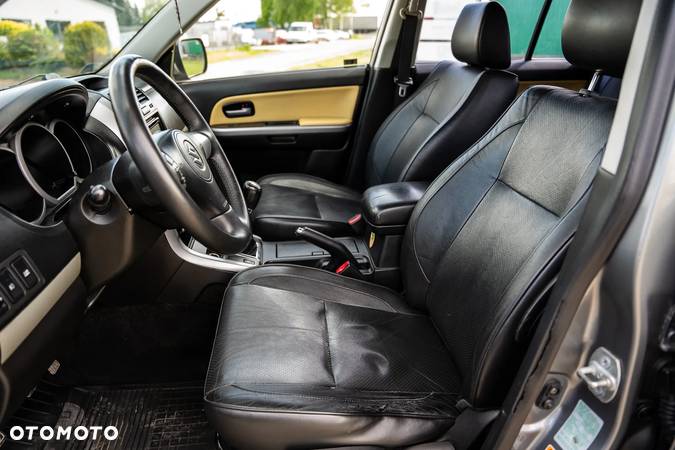 Suzuki Grand Vitara 1.9 DDiS Premium - 19