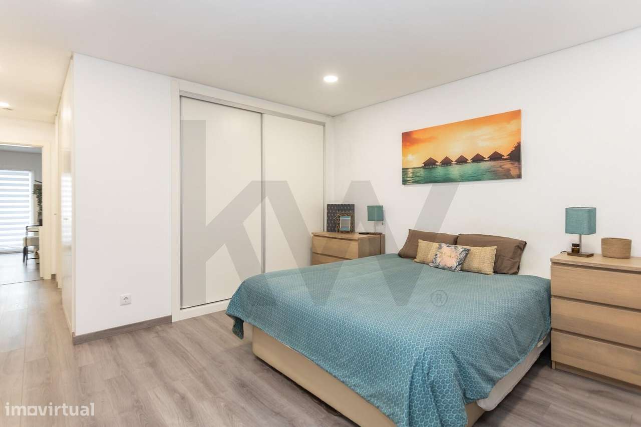 Moradia isolada T4 com piscina nos Foros da Amora - Grande imagem: 5/44