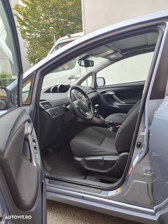 Toyota Verso 1.8 Executive - 17