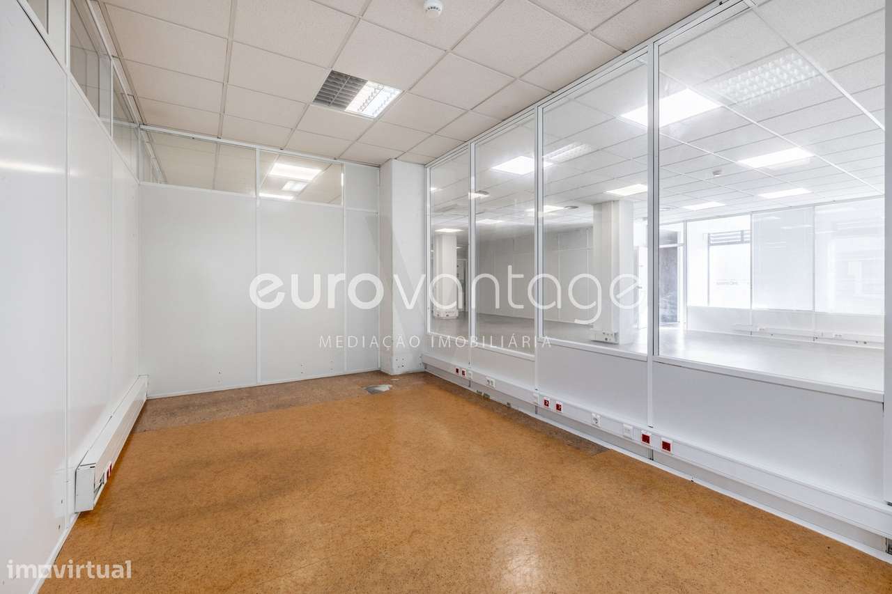 Espaço Comercial / Armazém com 700 m² a 5 minutos de Leiria-14