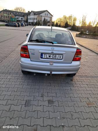 Opel Astra II 1.7 DTI - 4