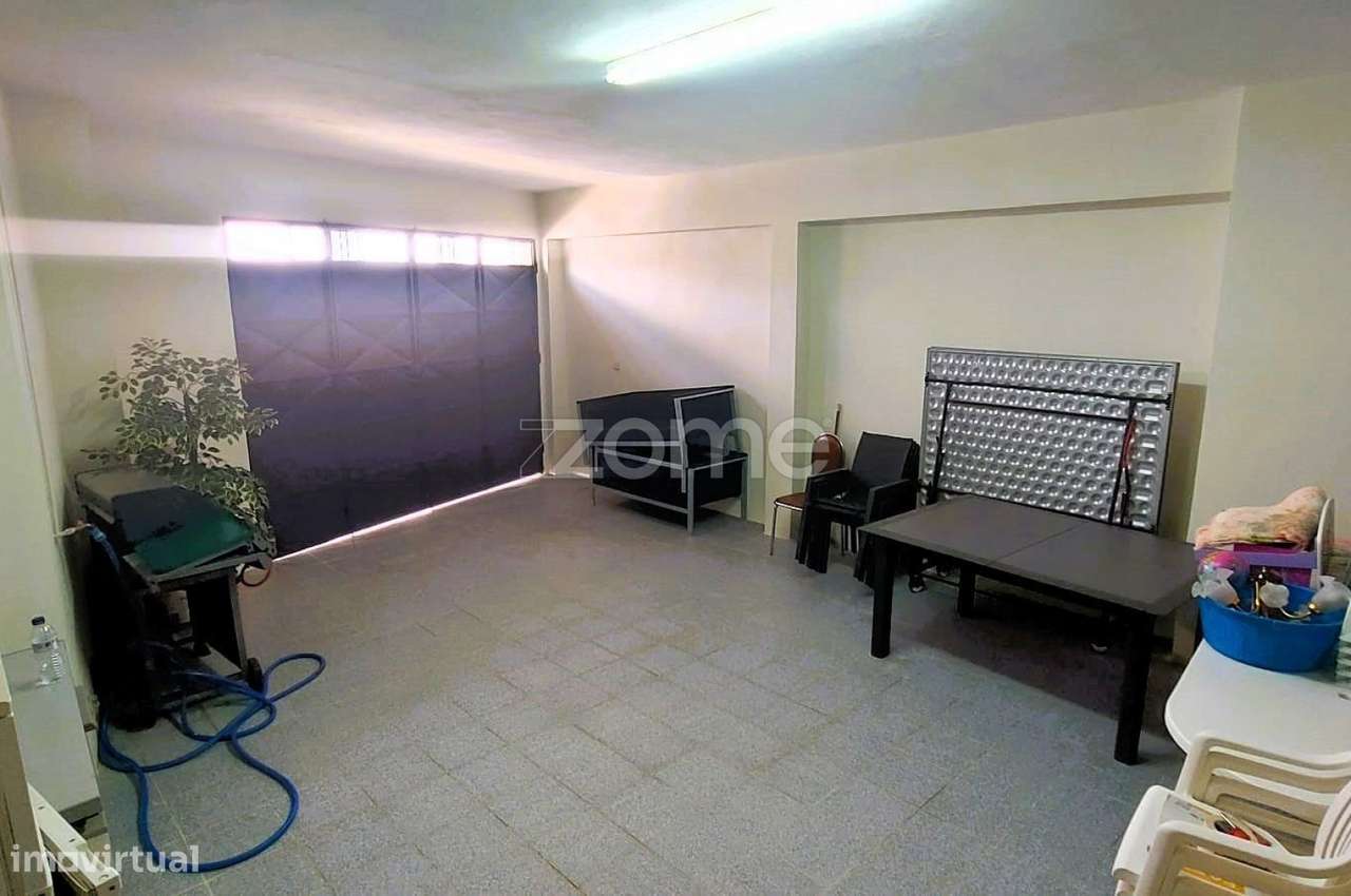 Moradia T3 em Cimo de Vila da Castanheira-15