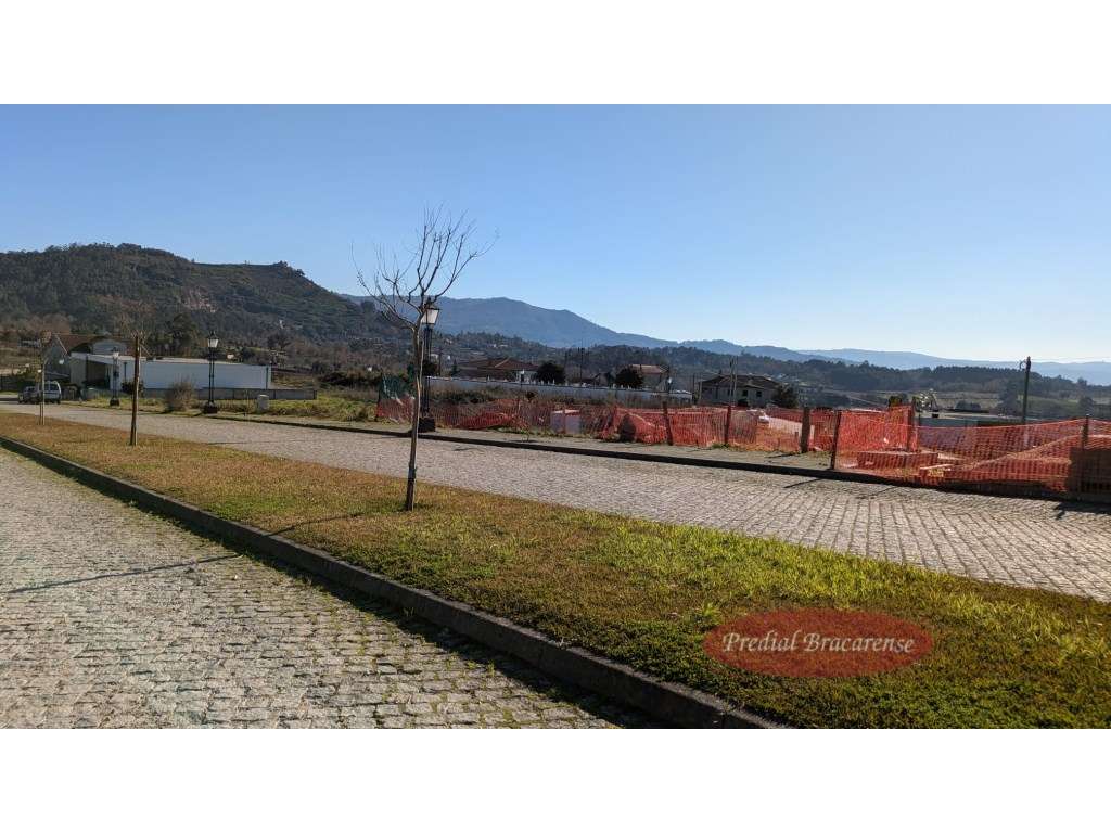 Lote para moradia individual no Pico, Vila Verde.-11