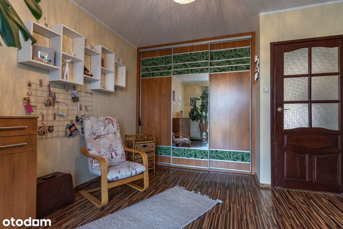 Przestronny dom na Osiedlu Kwiatowym Fotowoltaika Pompa ciepła 3garaże-8