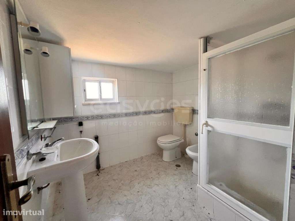 Moradia Isolada para Recuperar na freguesia de Assentiz - Grande imagem: 4/19