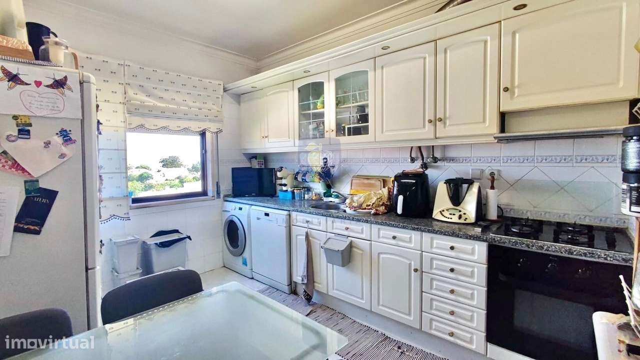 Apartamento T2 com Varanda , Arrecadação e vista Rio em Alverca-4