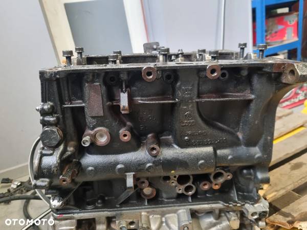 blok silnika audi vw 2.0 tfsi CYF 06K103023 - 2