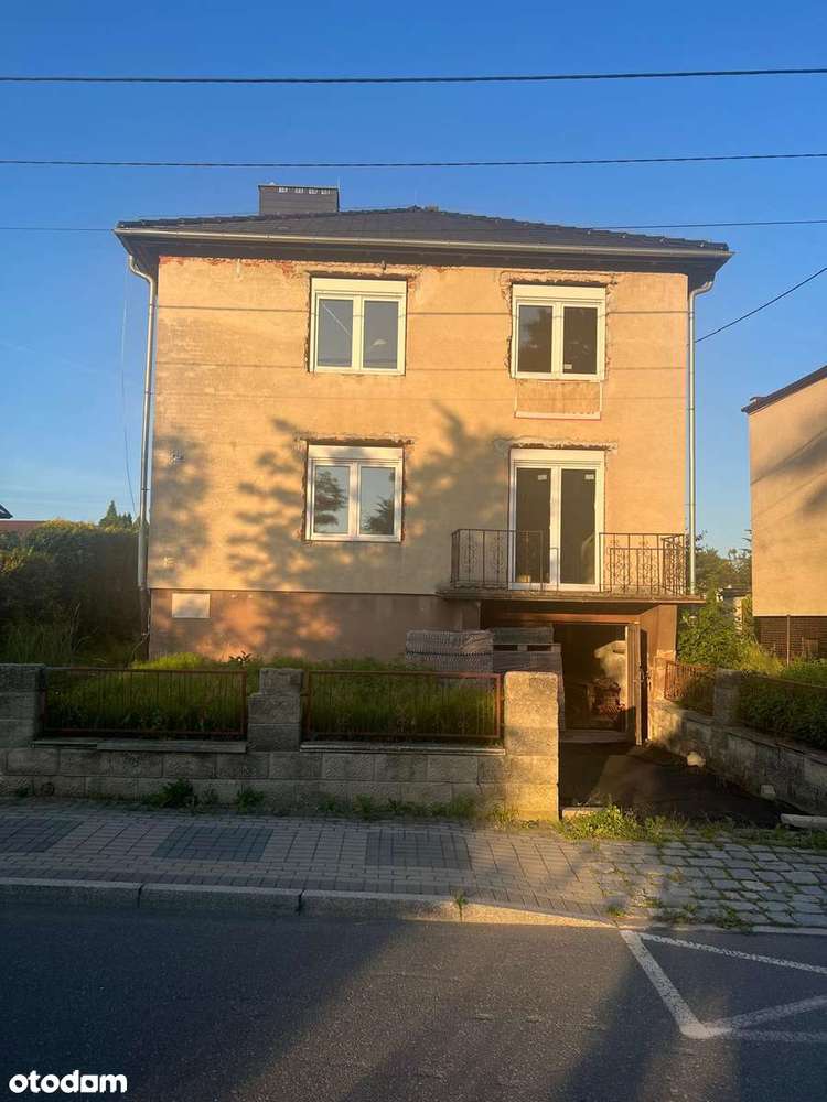 Dom Głubczyce Marii Skłodowskiej, nowy dach i okna-3