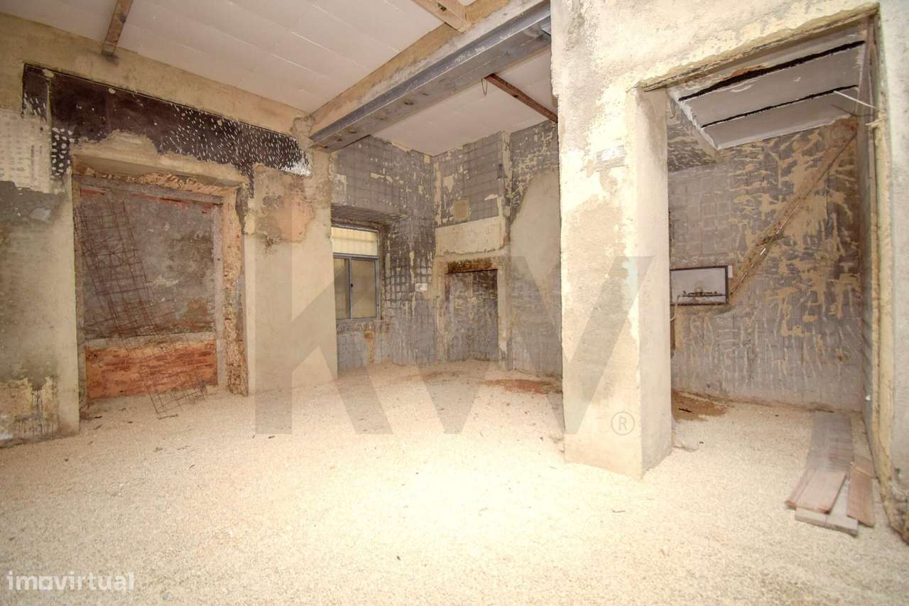 Excelente Loft no Beato - Único, para obras, com elevado potencial - Grande imagem: 4/20