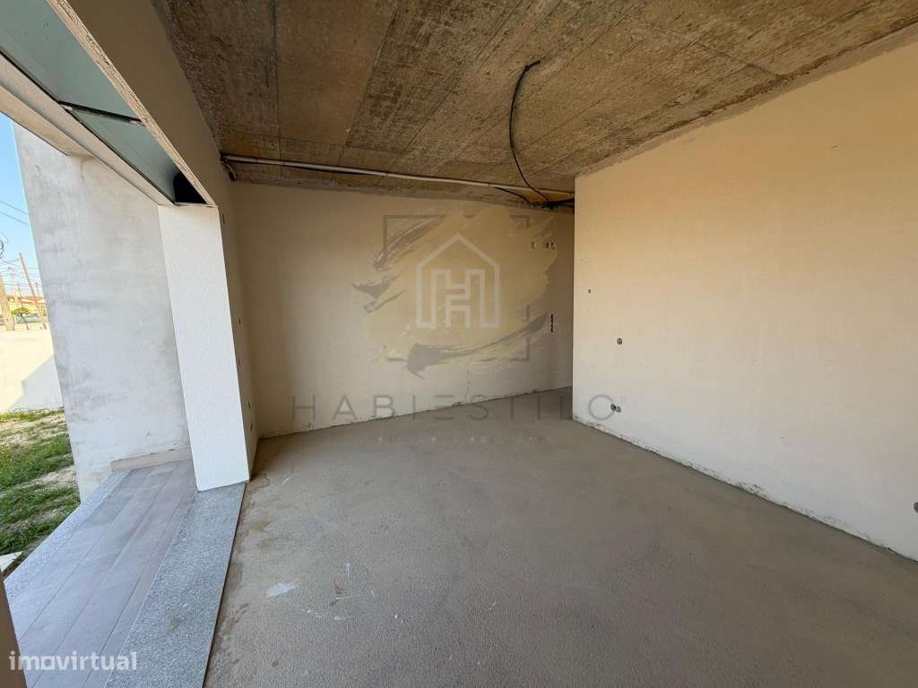 Moradia nova com excelentes áreas-12