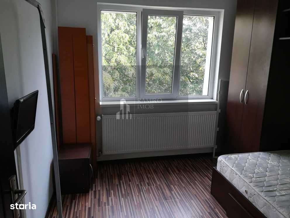 Apartament 3 camere, decomandat, Titan/1 Decembrie 1918