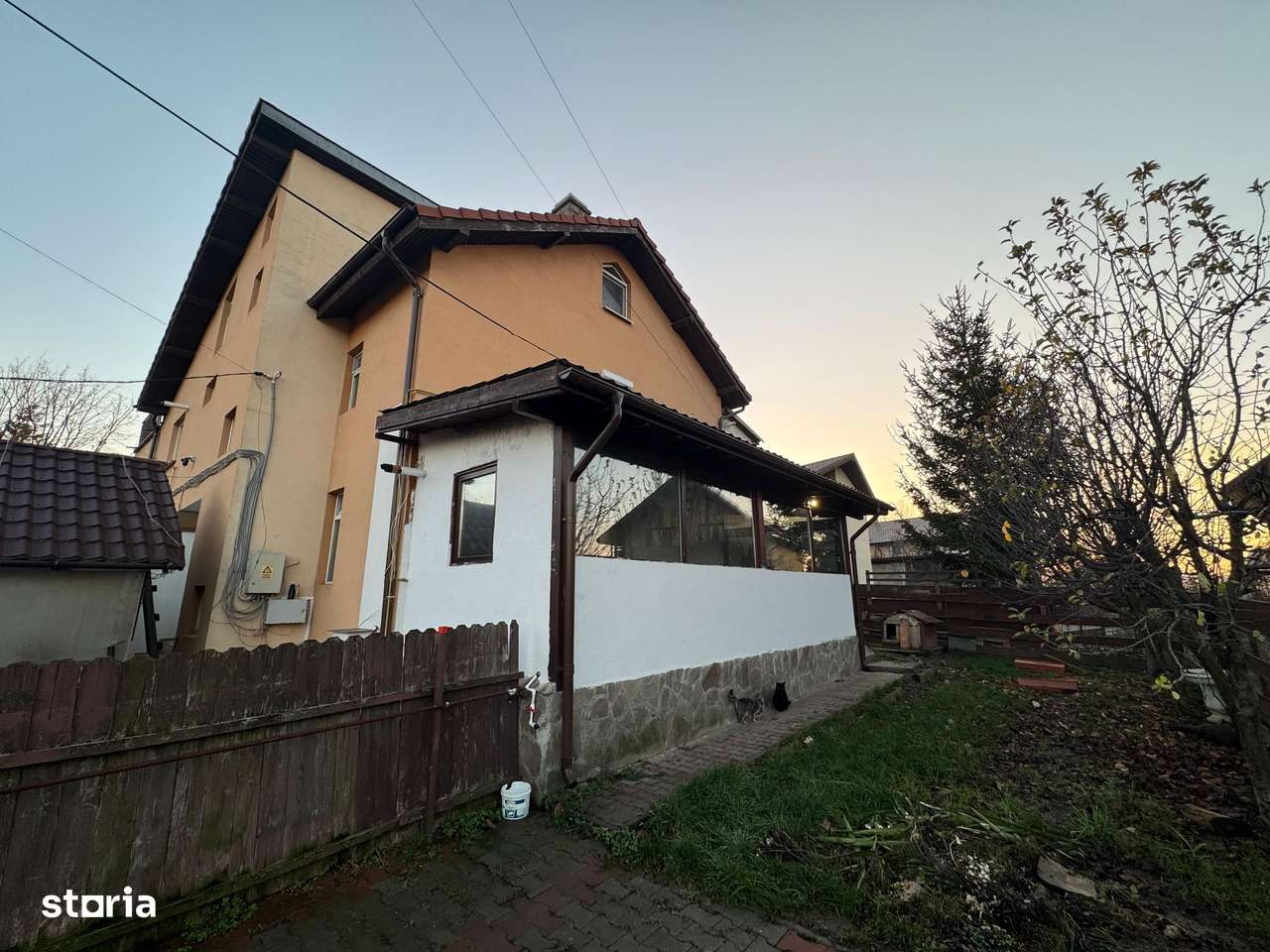 Casa cu 4 camere Bucium-0