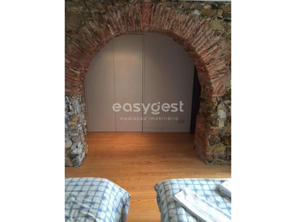 Zona histórica - Apartamento T3 Duplex renovado situado na Sé Velha - Grande imagem: 4/37