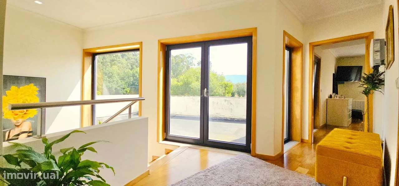 Moderna Moradia T4 com Piscina em Aldreu, Barcelos-20