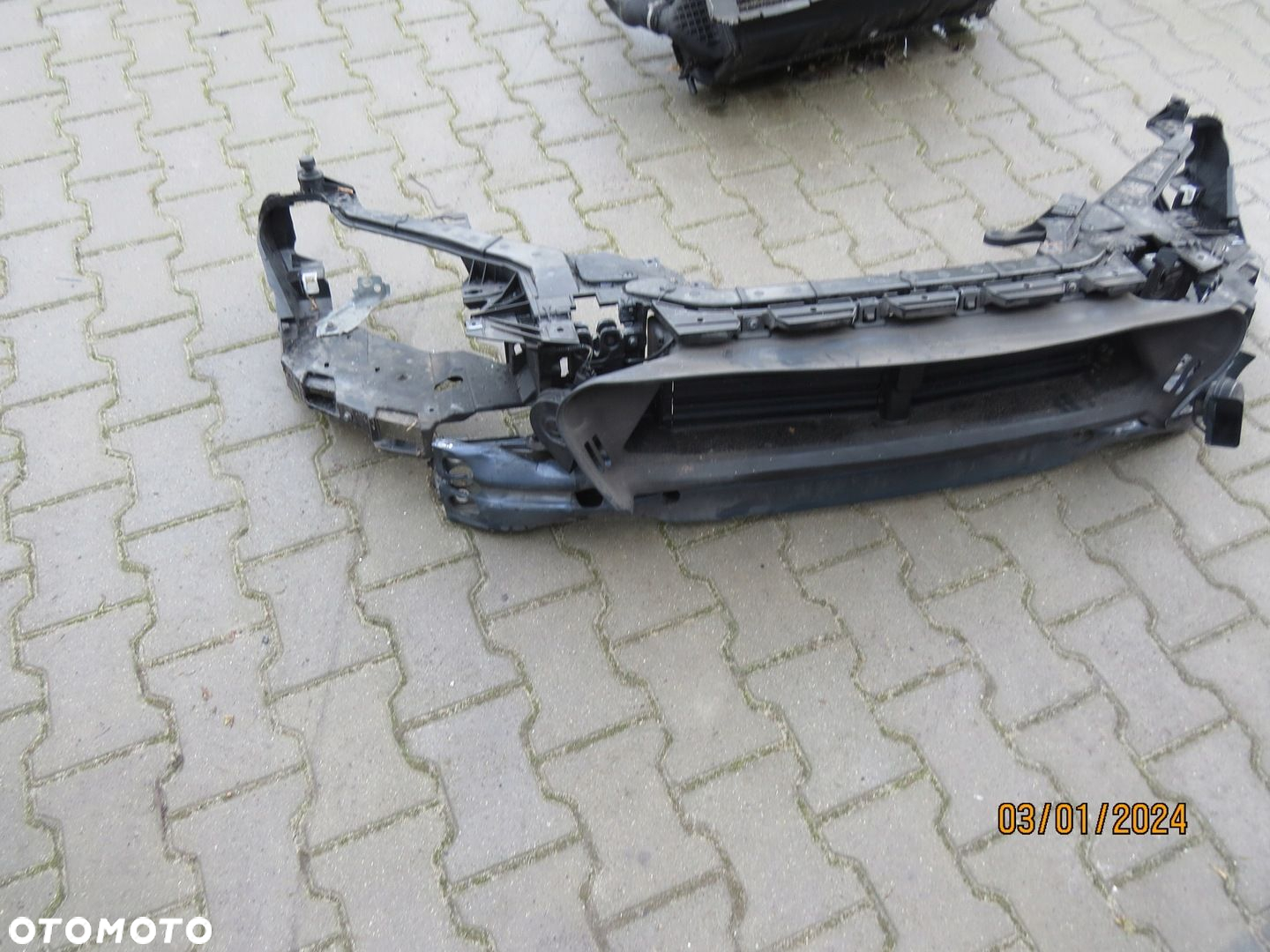 VOLVO V40 II D2 1,6 D AUTOMAT CHŁODNICE PAS KOMPLET - 3