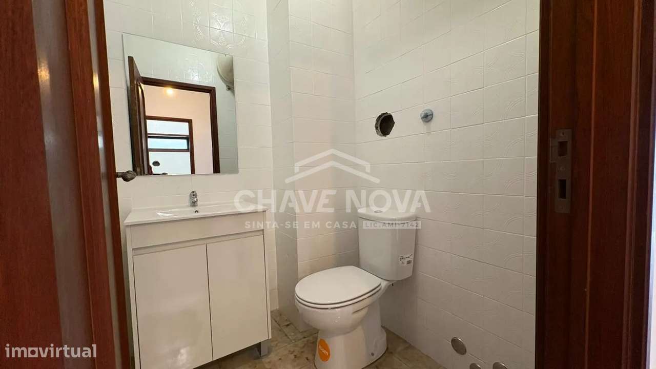PS - Apartamento T3 Renovado, 3 Frentes, Terraço, Garagem, junto à VL8-20