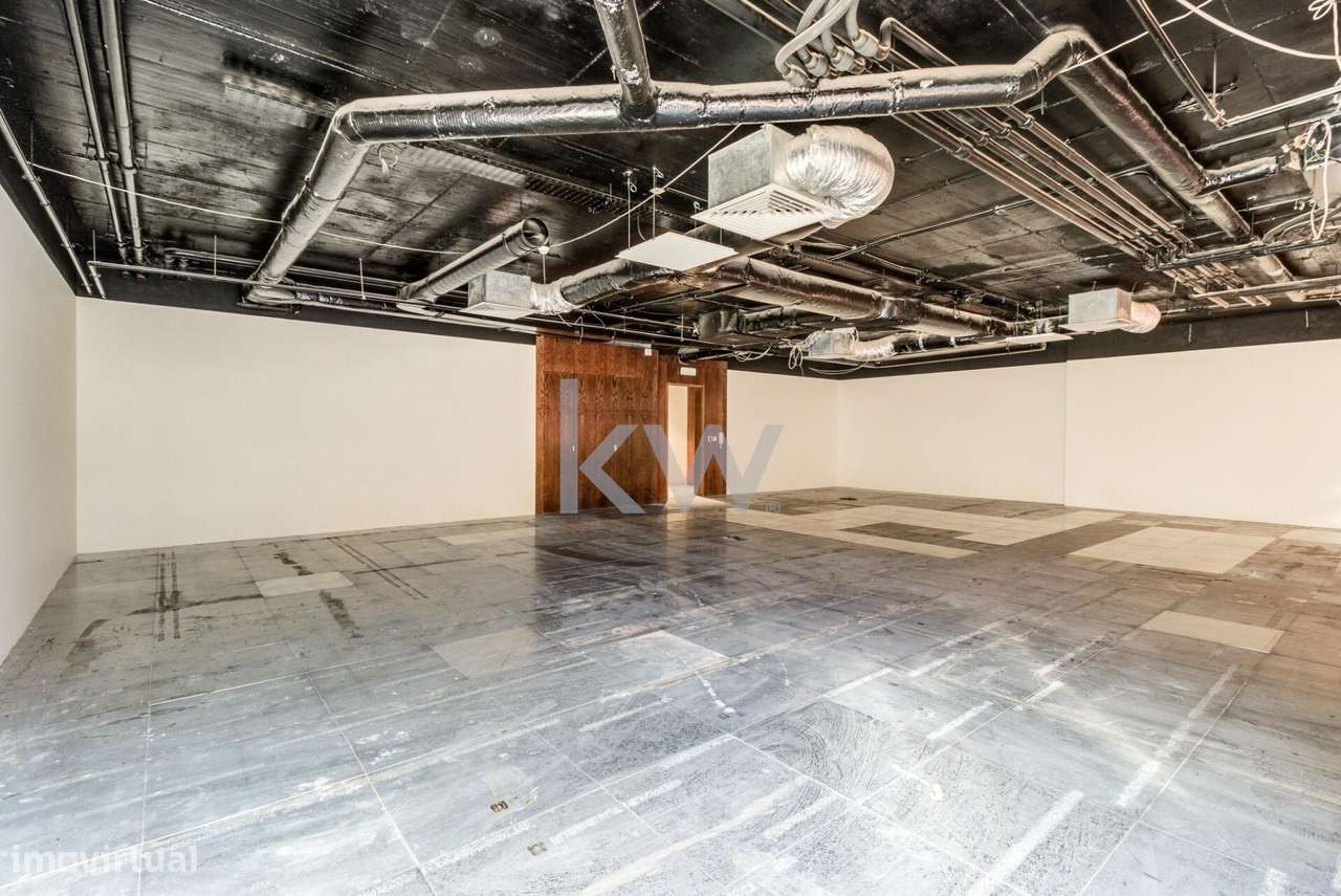 Escritório open-space com 155m2, situado em Edifício de prestígio, na - Grande imagem: 4/17