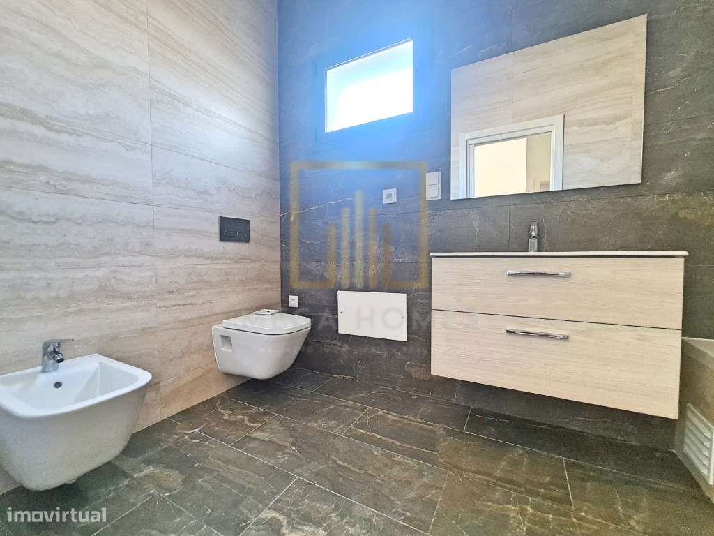 T4, Novo, último piso, em Fojo, Portimão-25