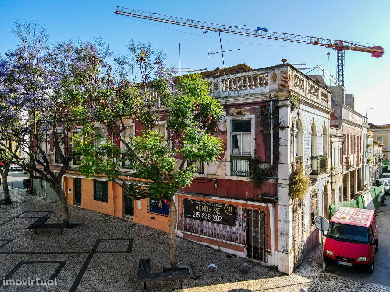 Prédio junto ao Rio Tejo em plena baixa da Cidade do Barreiro