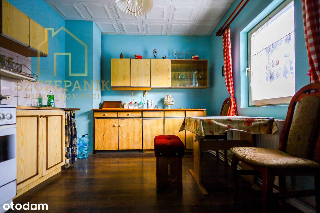 Urokliwy domek z dużą działką w sercu Świebodnej-17