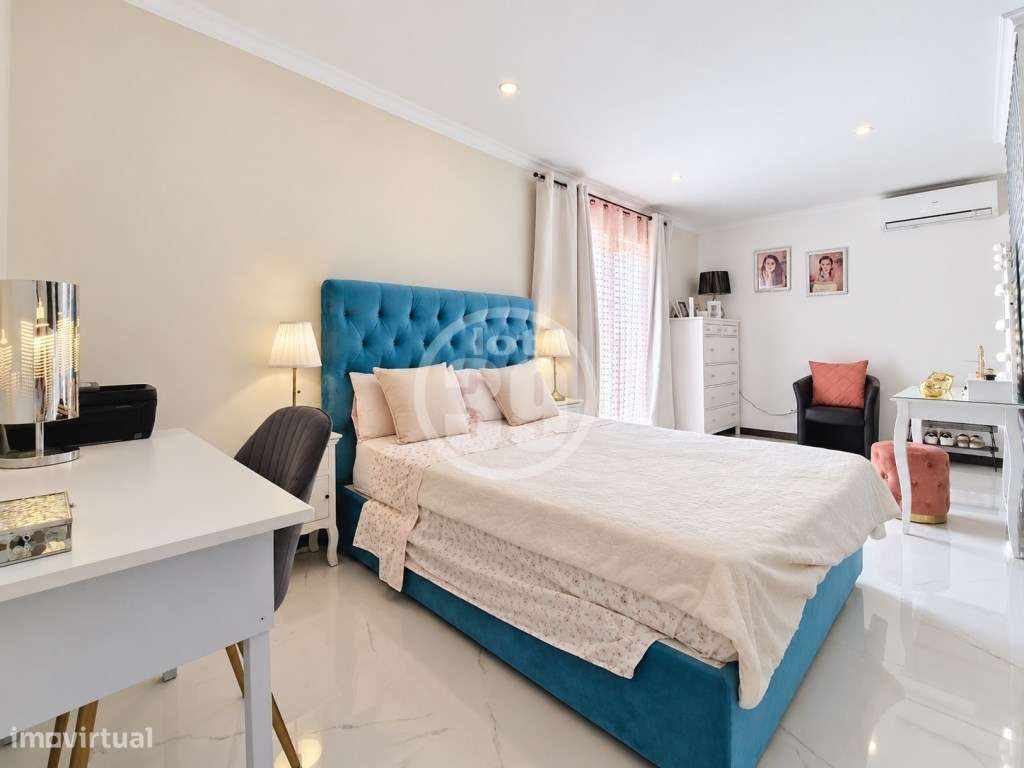 Apartamento renovado com 2 quartos em condomínio fechado | Areias d...-30