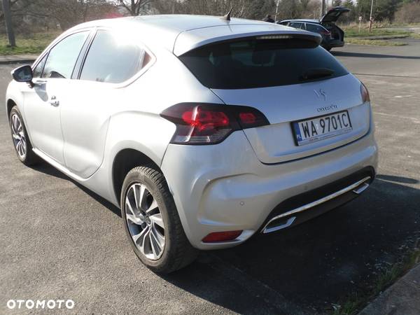 Citroën DS4 e-HDi 115 SoChic - 10