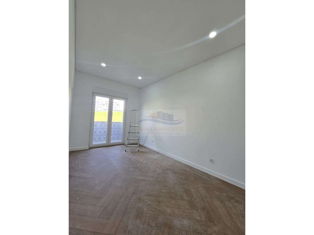 T3 Junto á Urbanização Vila Chã, com 2 WCS e Varandas - Totalmente ...-38