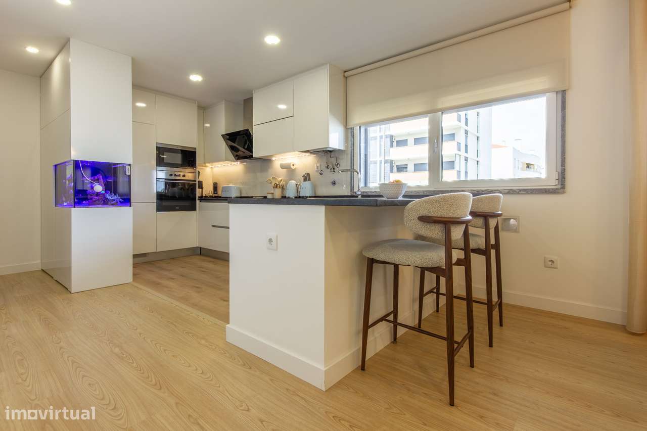 Apartamento T2 com A/C e arrecadação- Barreiro Perto da Praia e Centro-8