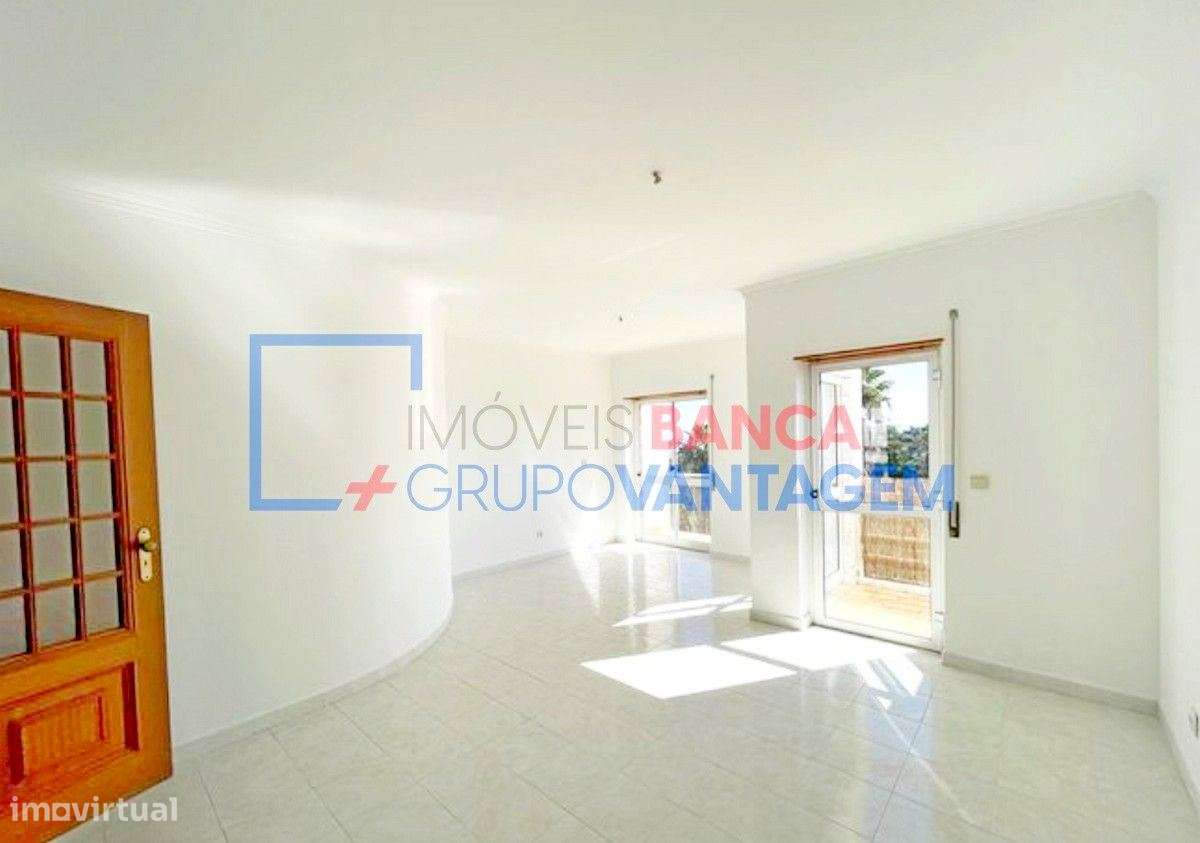 Apartamento T3 Situado Na Sobreda Charneca Da Caparica