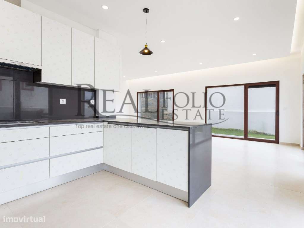 Moradia V3 Nova em Birre-5