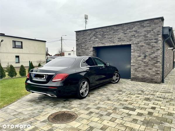 Mercedes-Benz Klasa E 220 d T 9G-TRONIC AMG Line - 9