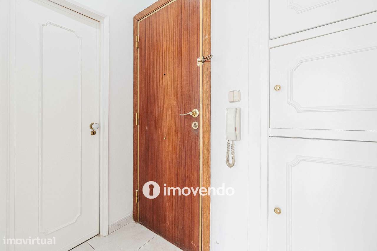Apartamento T2 com áreas amplas, em Odivelas-29