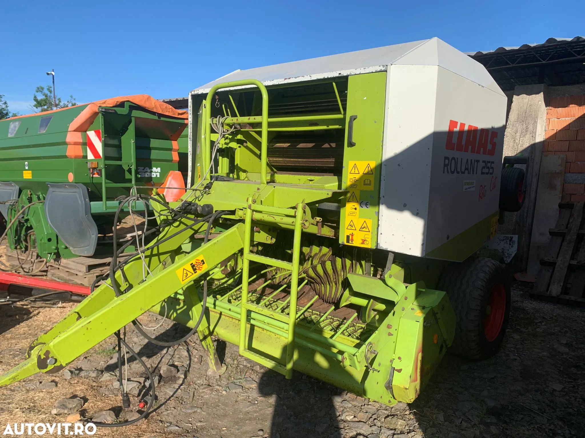Claas Rollant 255 Rotocut 120x120 - 1