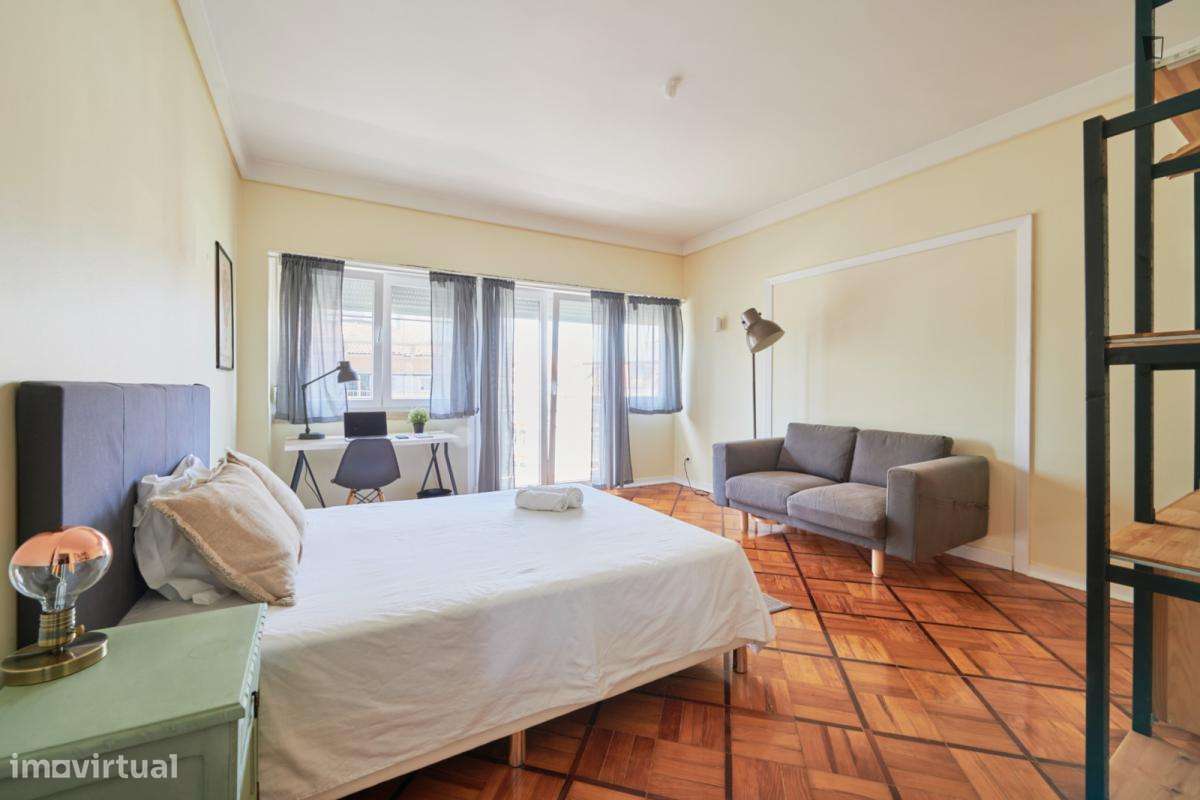 Quarto - localizado em São Sebastião Lisbon - Grande imagem: 3/10