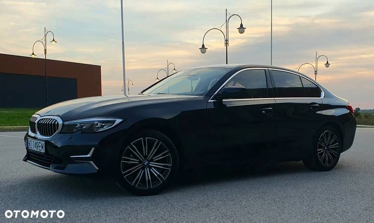 BMW Seria 3 320i Luxury Line sport - 15