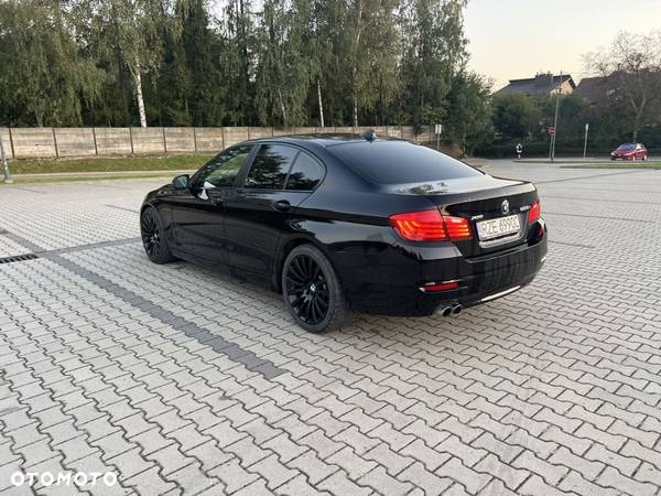 BMW Seria 5 528i xDrive - 6