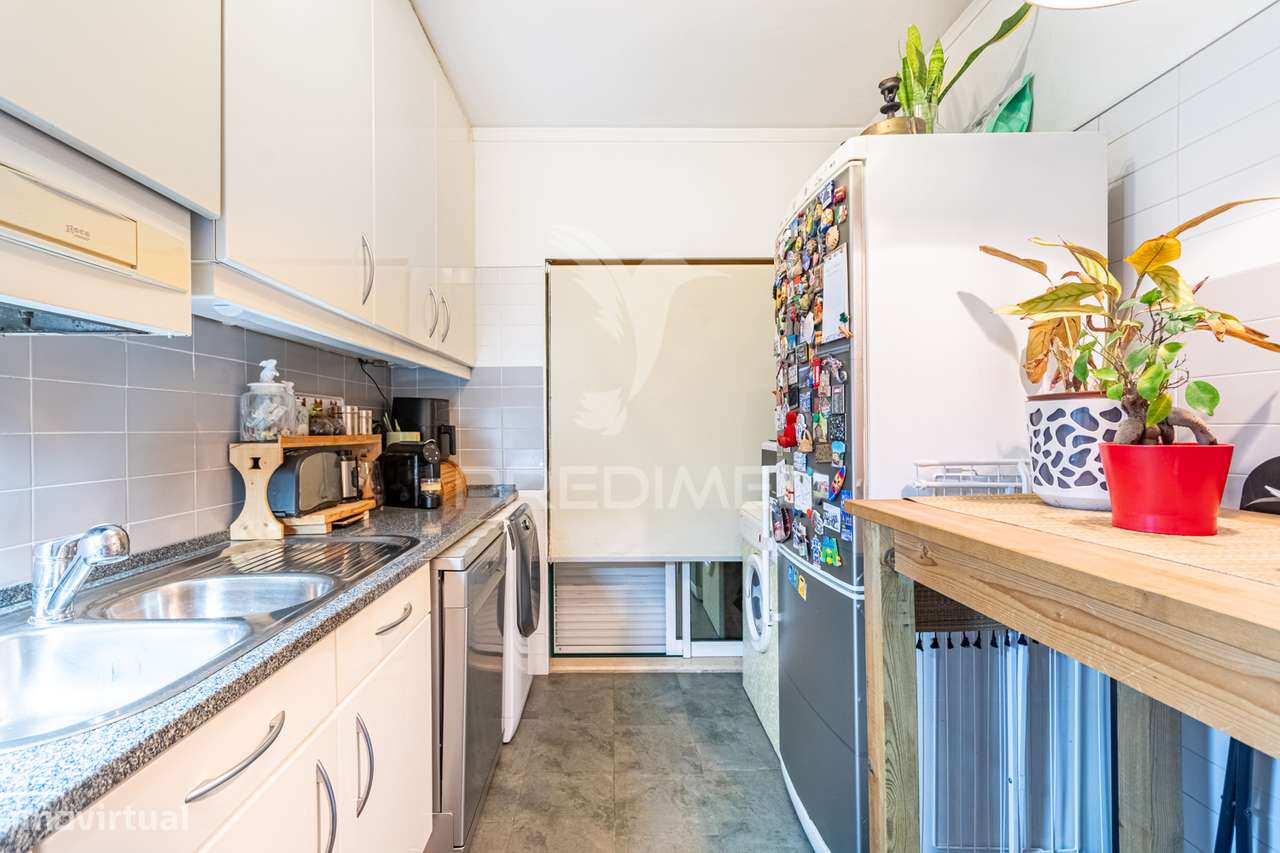 T3 com varanda soalheira e parqueamento junto às Torres de Lisboa —... - Grande imagem: 4/25