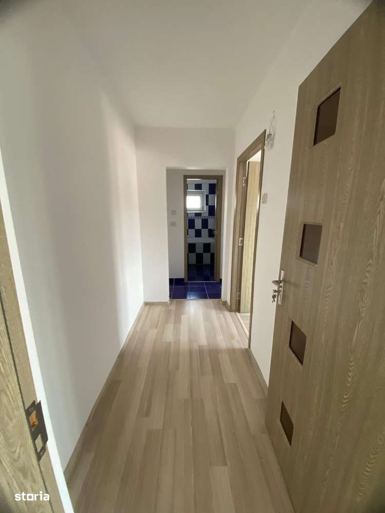 OFERTA 3 camere semidecomandate renovat, izolat in zona Centrala-9