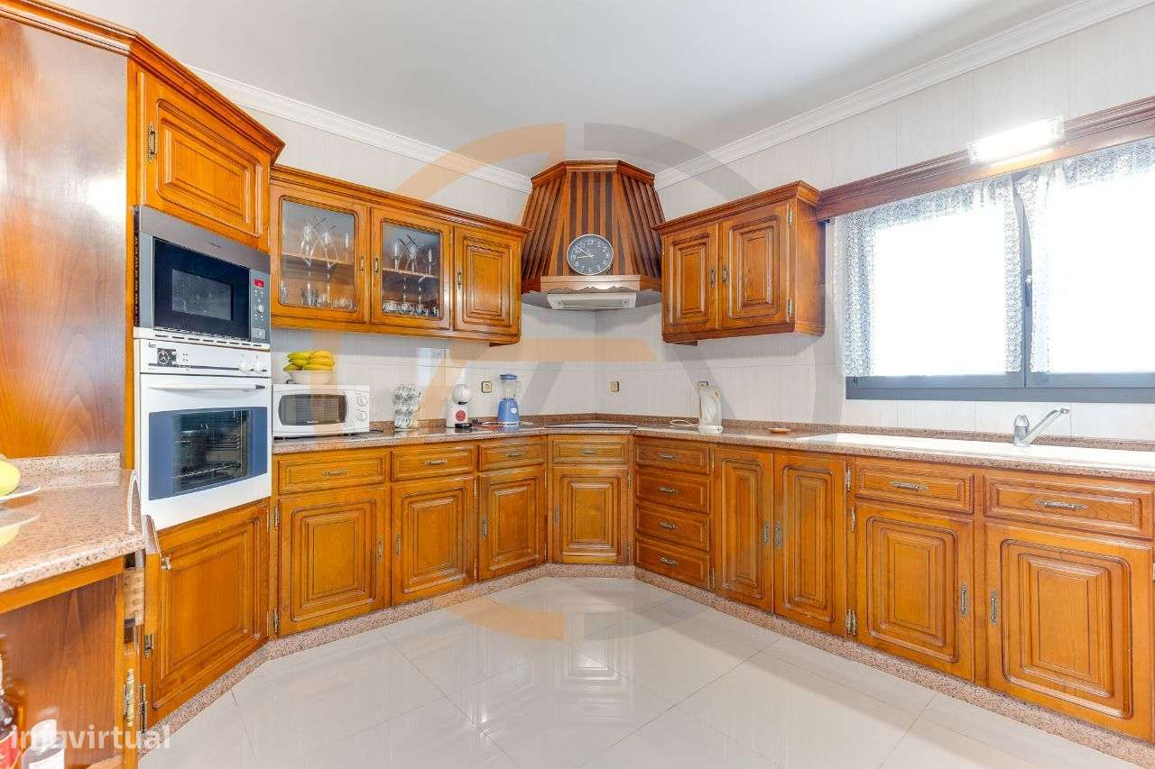 Moradia T6 c/ Piscina, amplo Espaço Exterior e Garagem | Vila do Conde-16