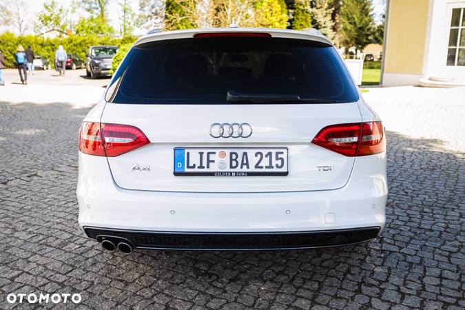 Audi A4 Avant 2.0 TDI DPF clean diesel S line Sportpaket - 30